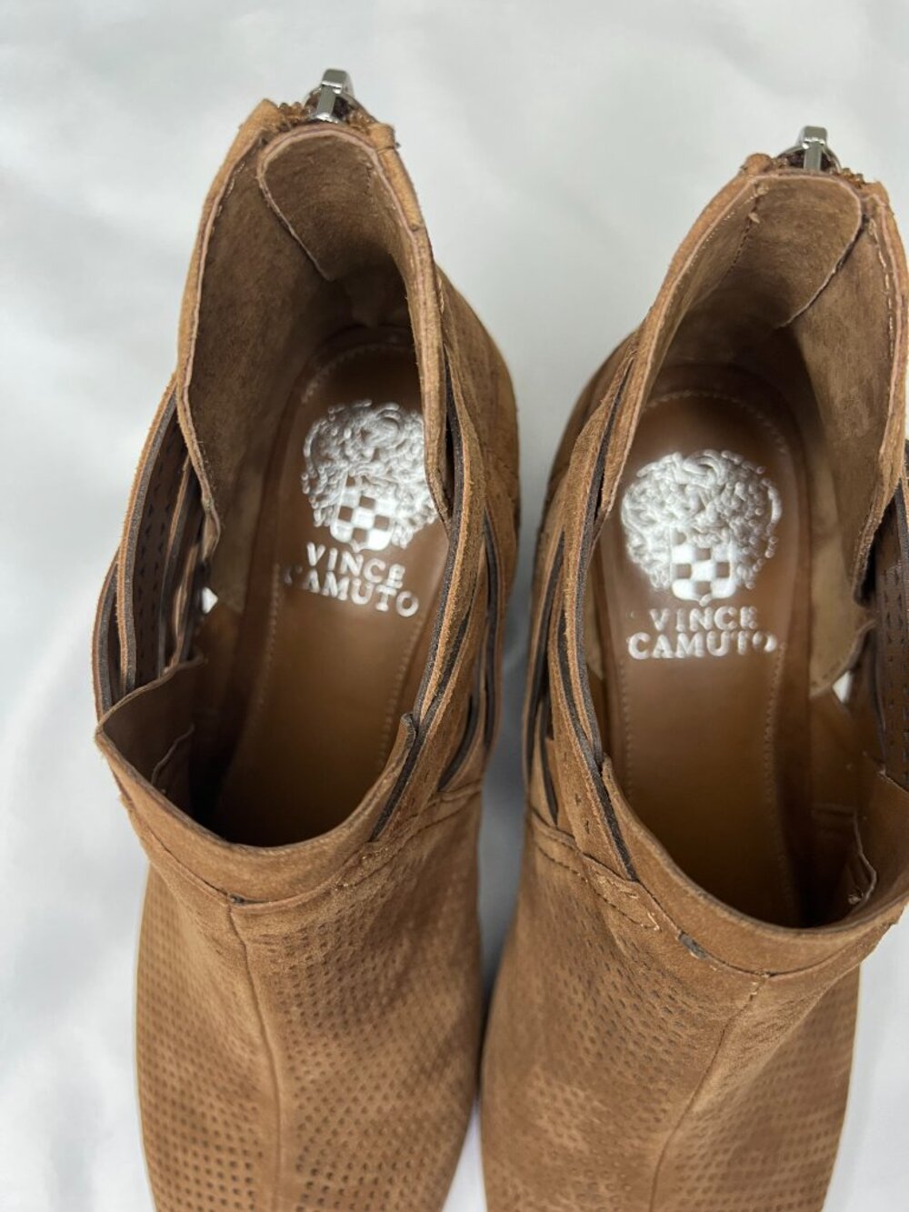 Vince Camuto Pranika Womens Brown Perforated Suede Ankle Booties Sz 8.5 - Picture 13 of 16